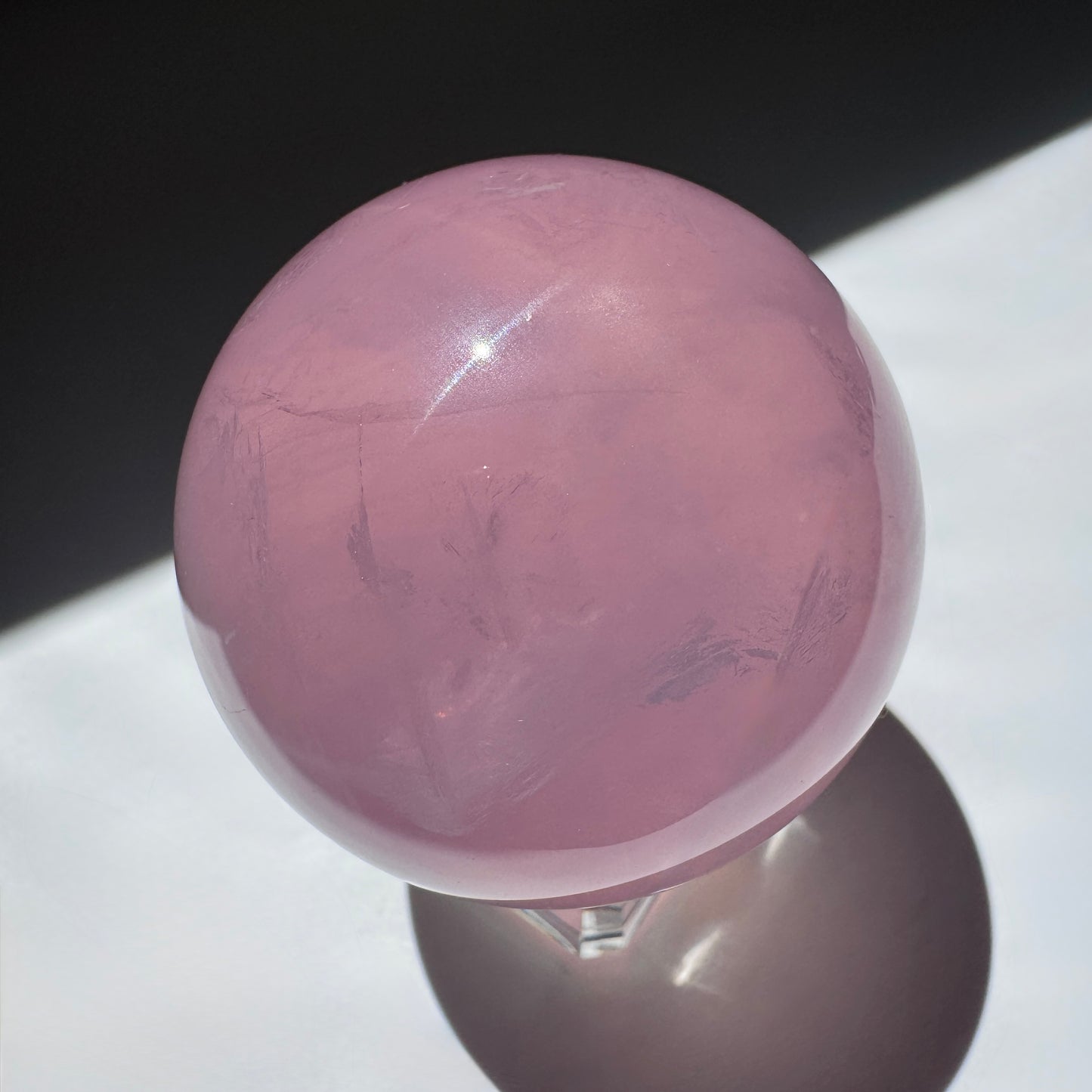 ラベンダーローズクォーツスフィア 45mm マダガスカル産